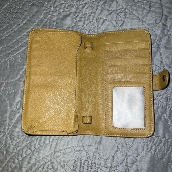 SORIAL Wallet 2‎ for $22❇️ - Picture 3 of 3